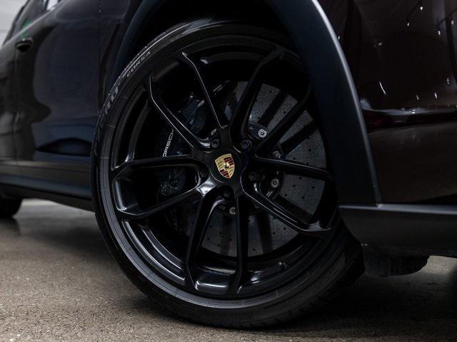 Photo of 2022 Black Porsche Cayenne