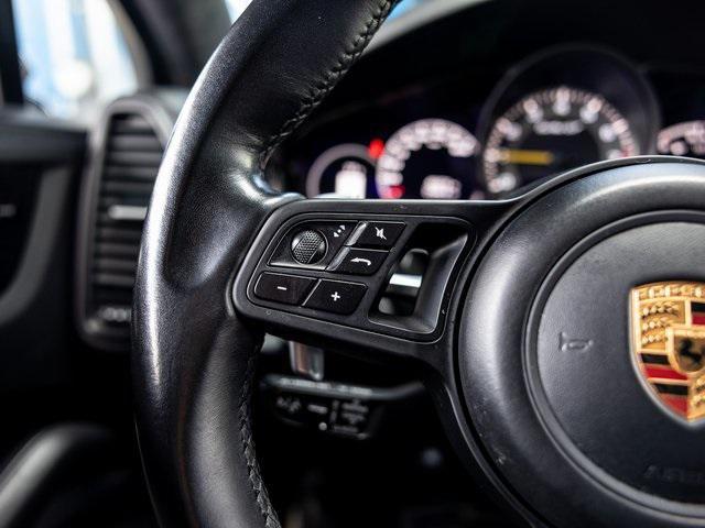 Photo of 2022 Black Porsche Cayenne