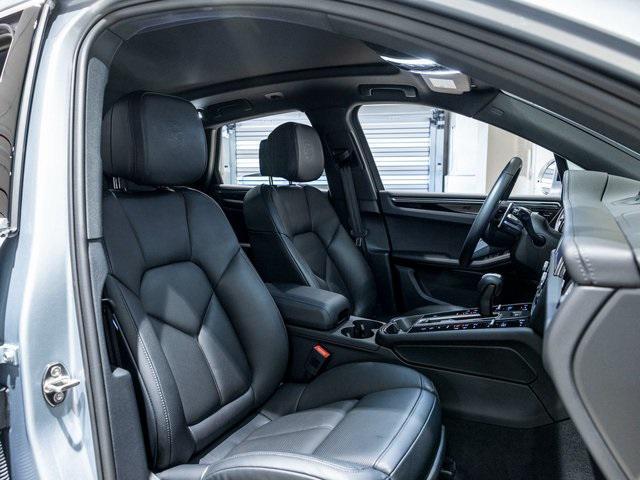 Photo of 2024 Dolomite Silver Metallic Porsche Macan