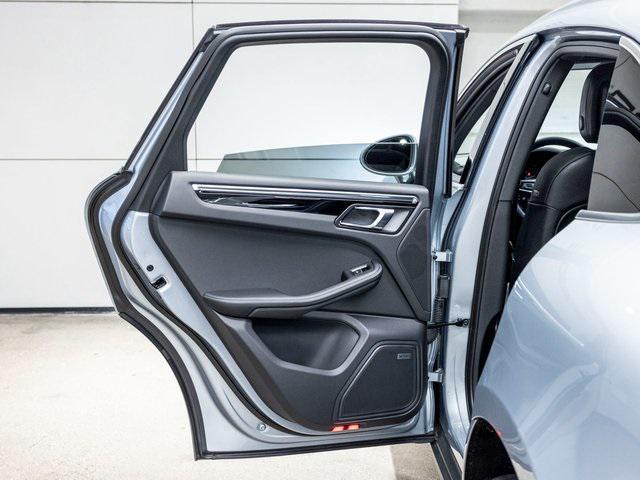 Photo of 2024 Dolomite Silver Metallic Porsche Macan