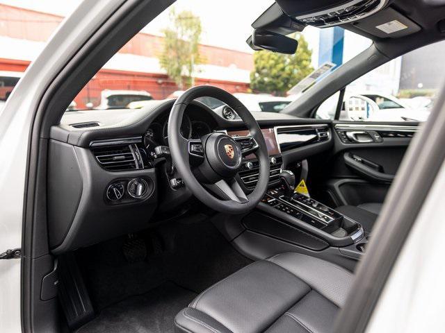 Photo of 2025 White Porsche Macan