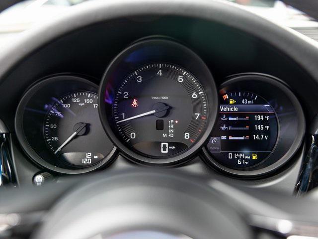 Photo of 2025 White Porsche Macan