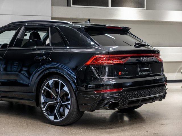 Photo of 2022 Black Metallic Audi RS Q8
