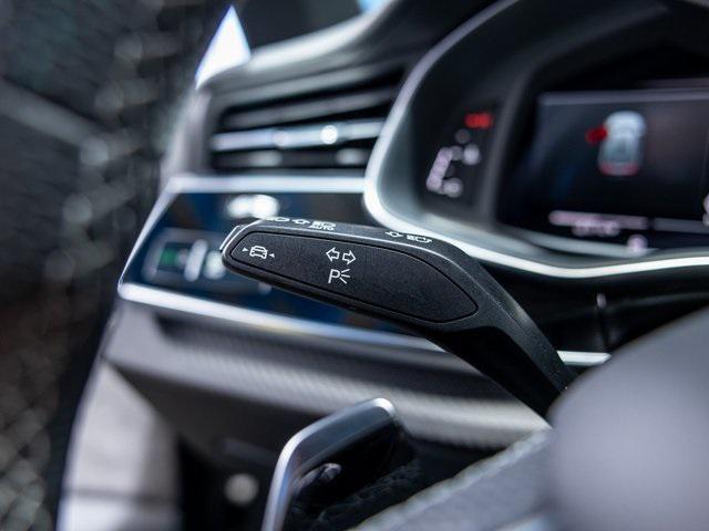 Photo of 2022 Black Metallic Audi RS Q8