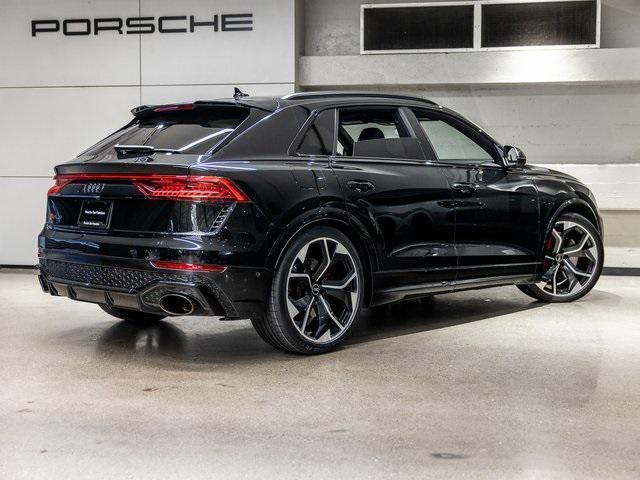 Photo of 2022 Black Metallic Audi RS Q8