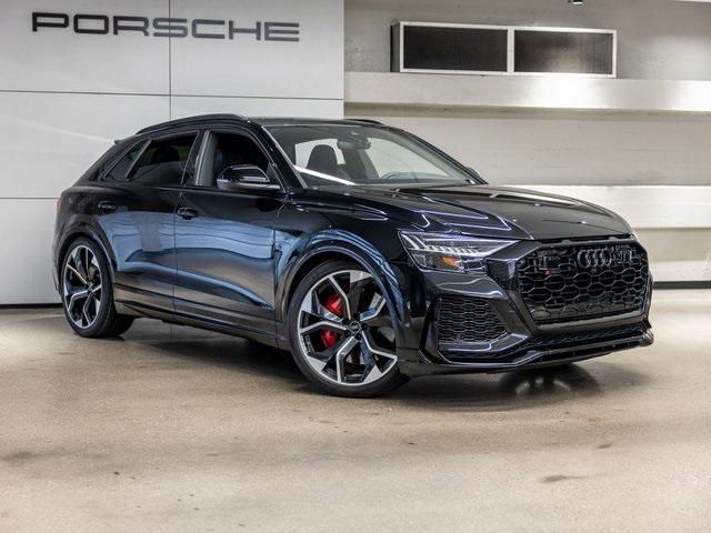Photo of 2022 Black Metallic Audi RS Q8