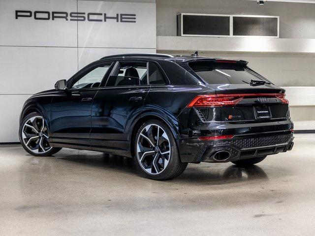 Photo of 2022 Black Metallic Audi RS Q8