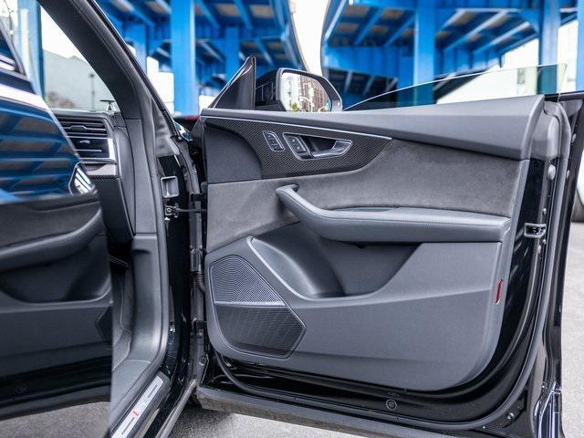 Photo of 2022 Black Metallic Audi RS Q8