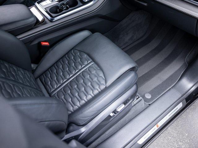 Photo of 2022 Black Metallic Audi RS Q8