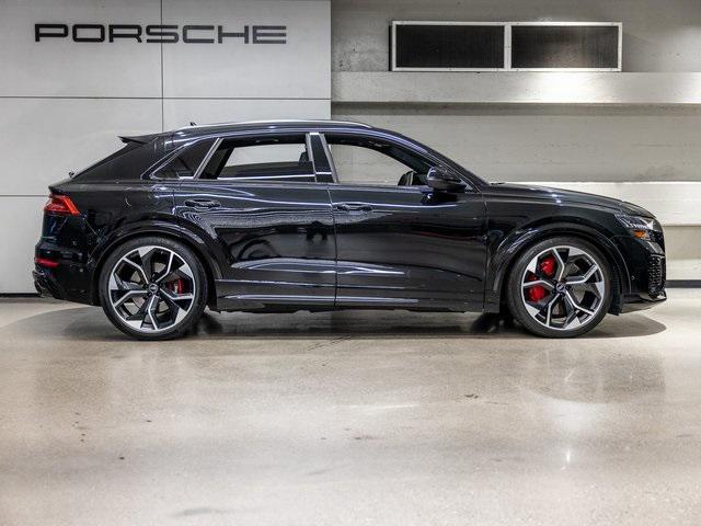 Photo of 2022 Black Metallic Audi RS Q8