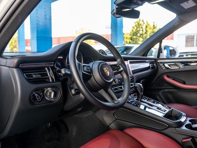 Photo of 2024 Carrara White Metallic Porsche Macan