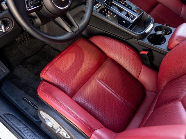 Photo of 2024 Carrara White Metallic Porsche Macan