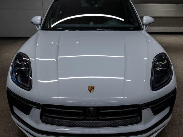 Photo of 2024 Carrara White Metallic Porsche Macan