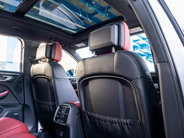 Photo of 2024 Carrara White Metallic Porsche Macan