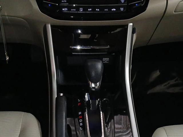 Photo of 2017 White Orchid Pearl Honda Accord