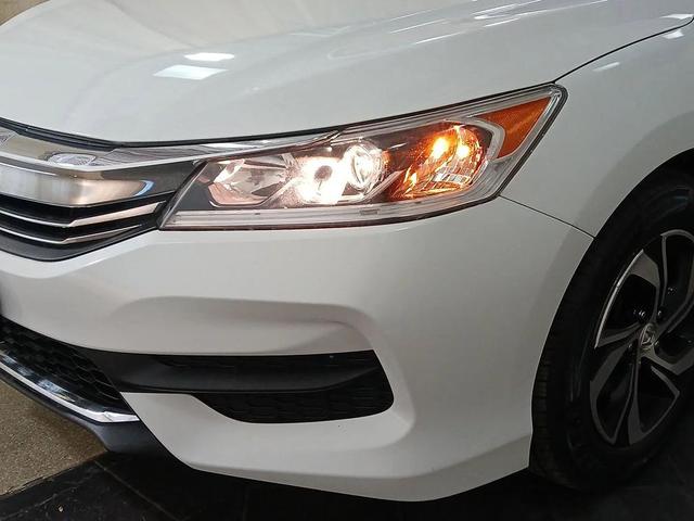 Photo of 2017 White Orchid Pearl Honda Accord