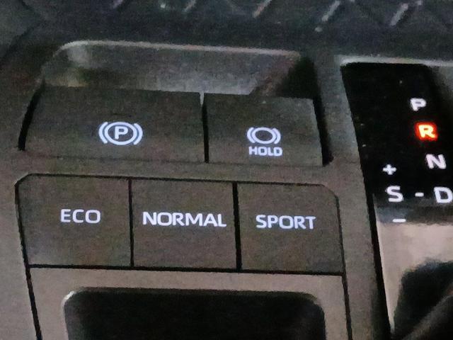 Photo of 2025 Ice Cap Toyota RAV4