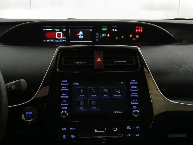 Photo of 2020 Super White Toyota Prius