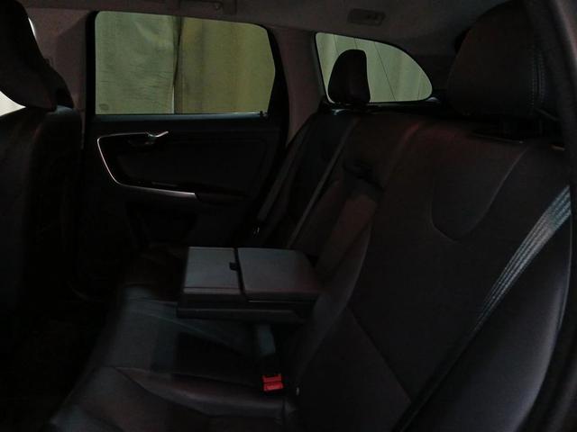 Photo of 2017 Onyx Black Metallic Volvo XC60