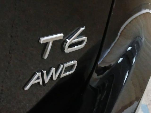 Photo of 2017 Onyx Black Metallic Volvo XC60