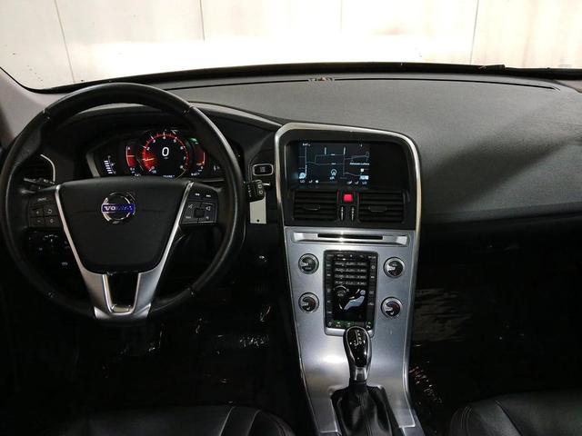 Photo of 2017 Onyx Black Metallic Volvo XC60
