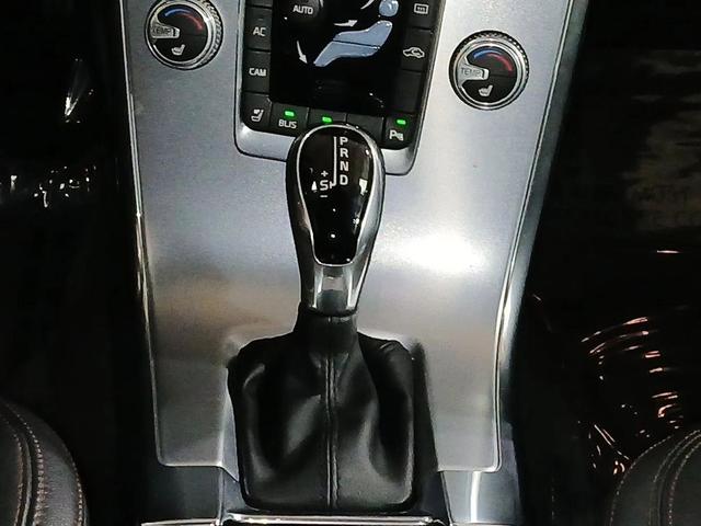 Photo of 2017 Onyx Black Metallic Volvo XC60