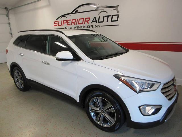 Photo of 2015 White Hyundai SANTA FE