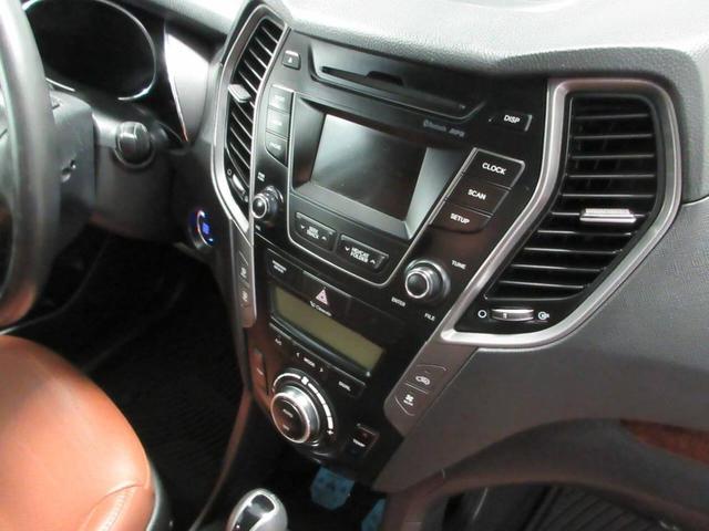Photo of 2015 White Hyundai SANTA FE