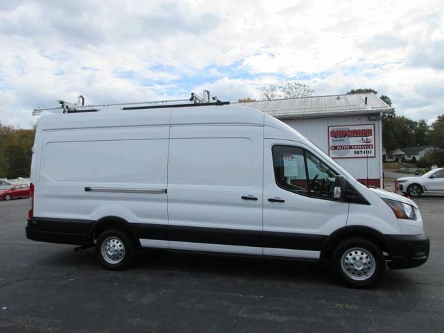 Photo of 2022 White Ford Transit-350