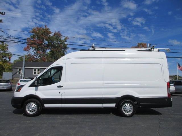 Photo of 2022 White Ford Transit-350