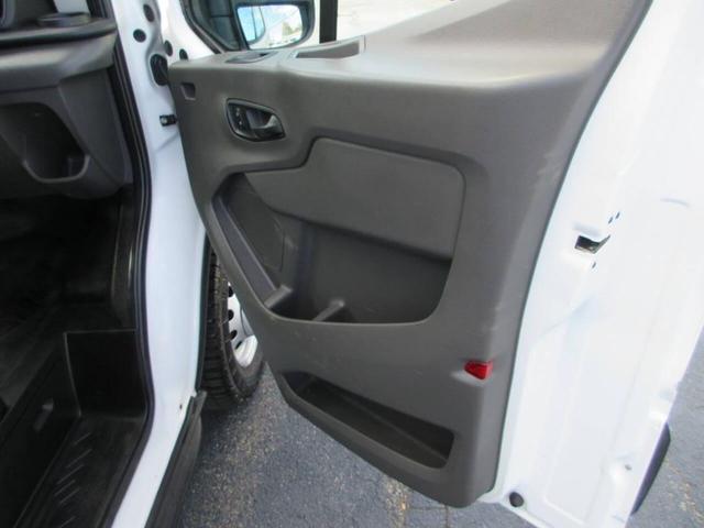 Photo of 2022 White Ford Transit-350