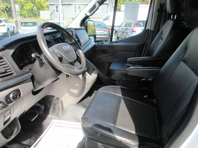 Photo of 2022 White Ford Transit-350