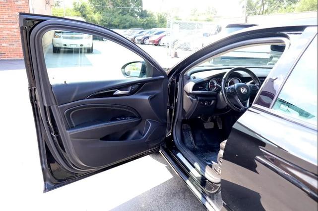 Photo of 2018 Ebony Twilight Metallic Buick Regal Sportback