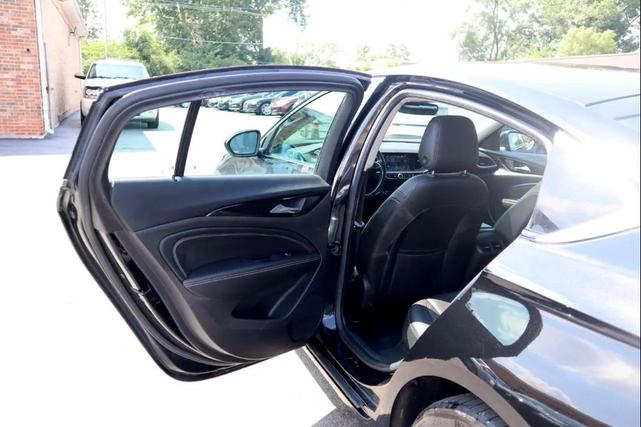 Photo of 2018 Ebony Twilight Metallic Buick Regal Sportback