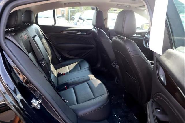 Photo of 2018 Ebony Twilight Metallic Buick Regal Sportback
