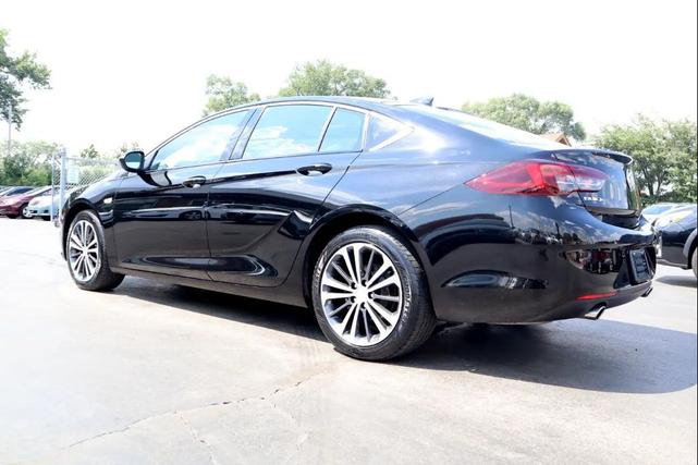 Photo of 2018 Ebony Twilight Metallic Buick Regal Sportback