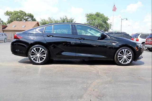 Photo of 2018 Ebony Twilight Metallic Buick Regal Sportback