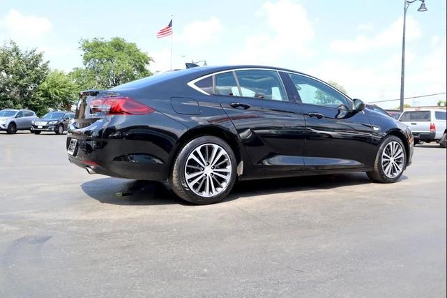 Photo of 2018 Ebony Twilight Metallic Buick Regal Sportback