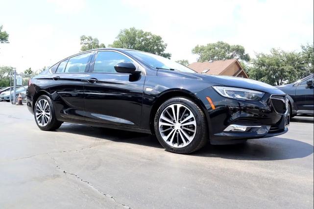 Photo of 2018 Ebony Twilight Metallic Buick Regal Sportback