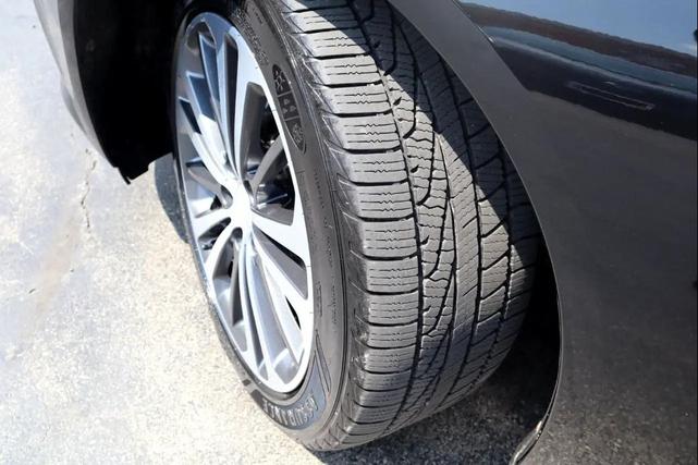 Photo of 2018 Ebony Twilight Metallic Buick Regal Sportback