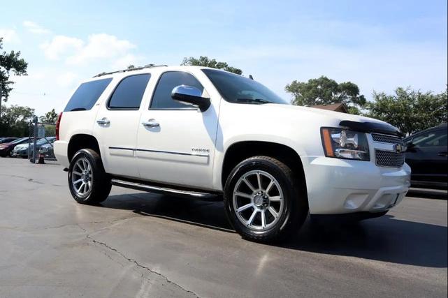 Photo of 2014 Pearl White Chevrolet Tahoe
