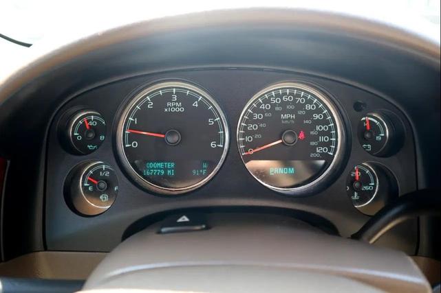 Photo of 2014 Pearl White Chevrolet Tahoe