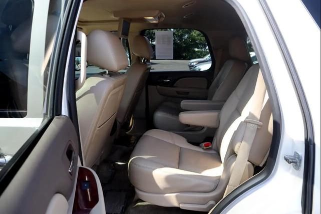 Photo of 2014 Pearl White Chevrolet Tahoe