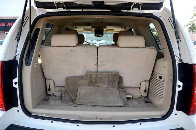 Photo of 2014 Pearl White Chevrolet Tahoe