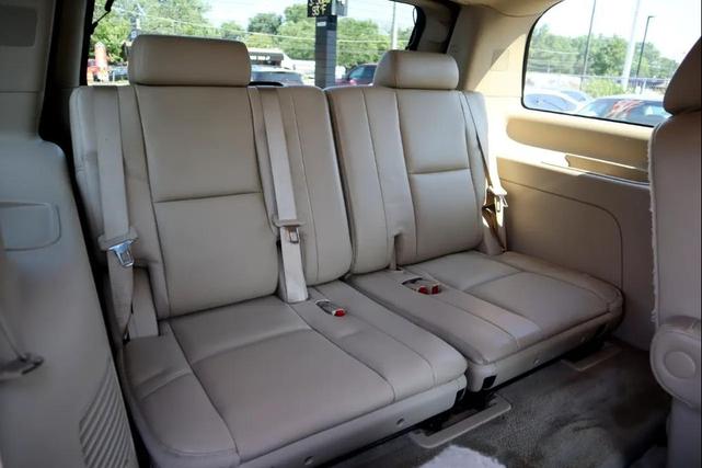 Photo of 2014 Pearl White Chevrolet Tahoe