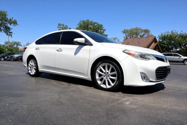 Photo of 2014 Blizzard Pearl Toyota Avalon