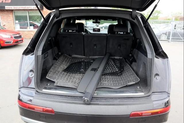 Photo of 2018 Black Audi Q7