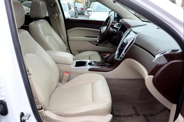 Photo of 2015 Platinum Ice Tricoat Cadillac SRX