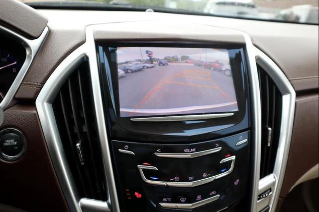 Photo of 2015 Platinum Ice Tricoat Cadillac SRX