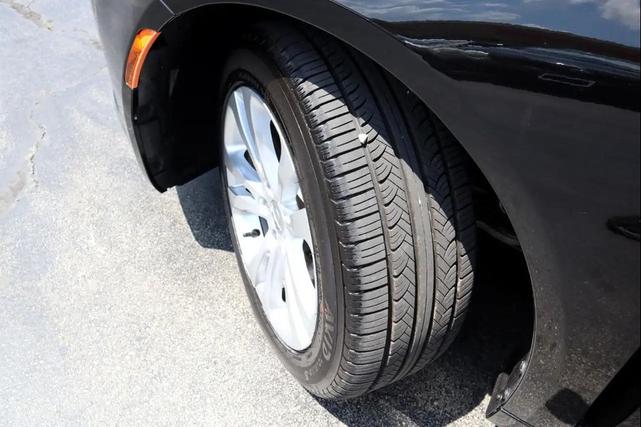 Photo of 2016 Black Chrysler 200